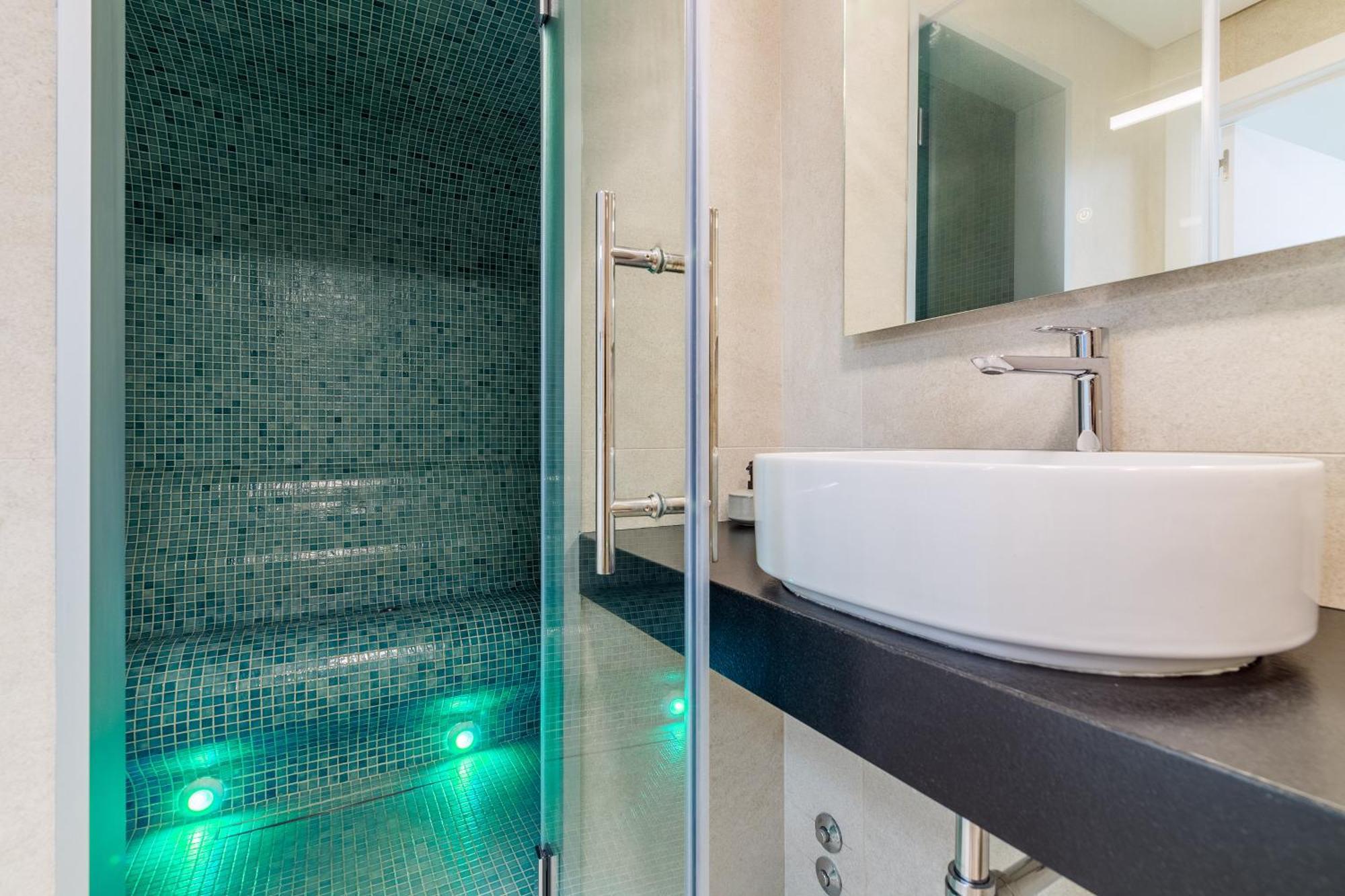 Presidential 350m2 Bellavista On One Level,private Spa&heated Pool